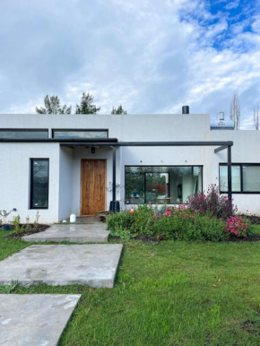 Casa Aguaribay - Paraje Ellerstina